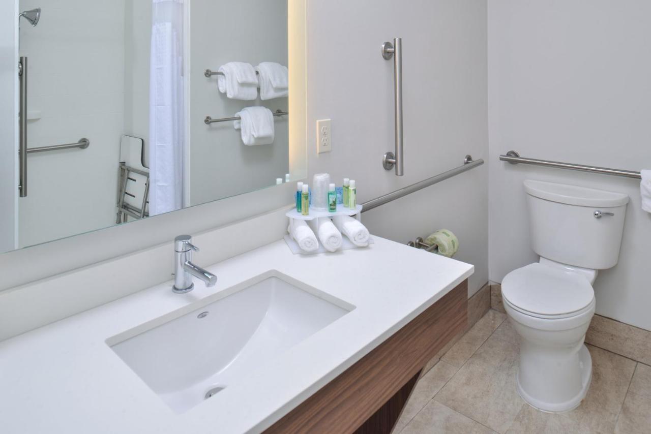 Holiday Inn Express & Suites Farmington Hills - Detroit By Ihg Dış mekan fotoğraf