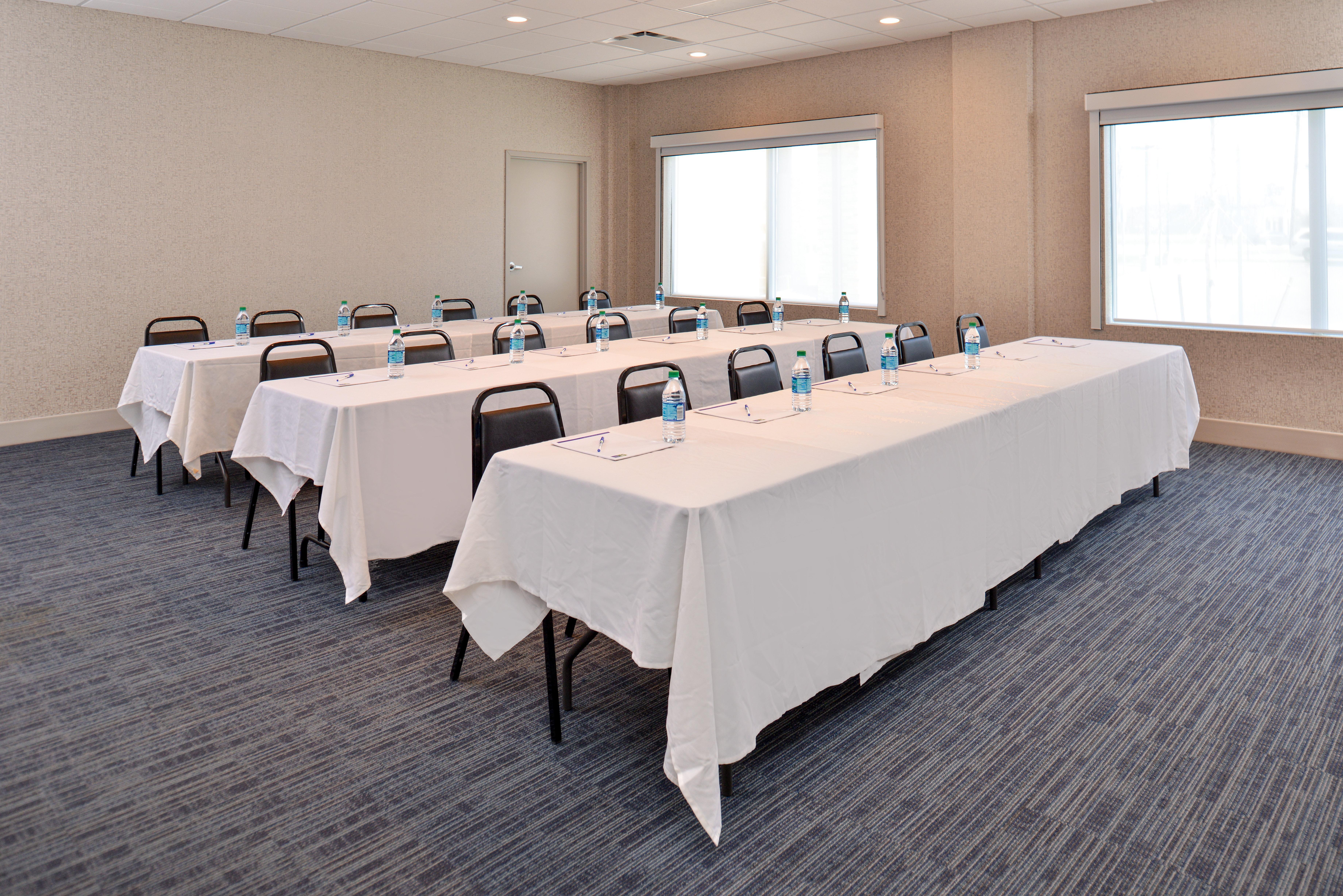Holiday Inn Express & Suites Farmington Hills - Detroit By Ihg Dış mekan fotoğraf