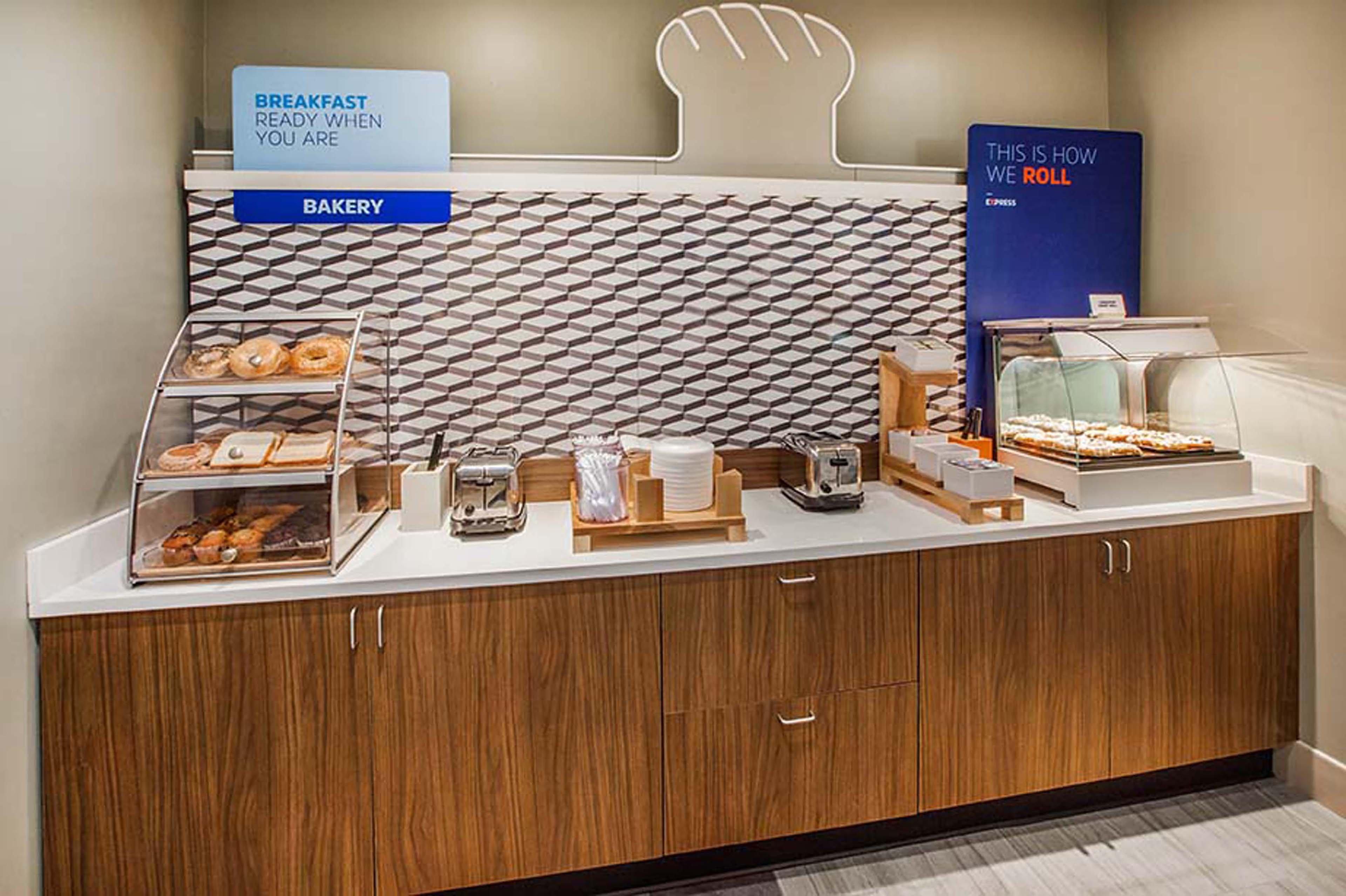 Holiday Inn Express & Suites Farmington Hills - Detroit By Ihg Dış mekan fotoğraf