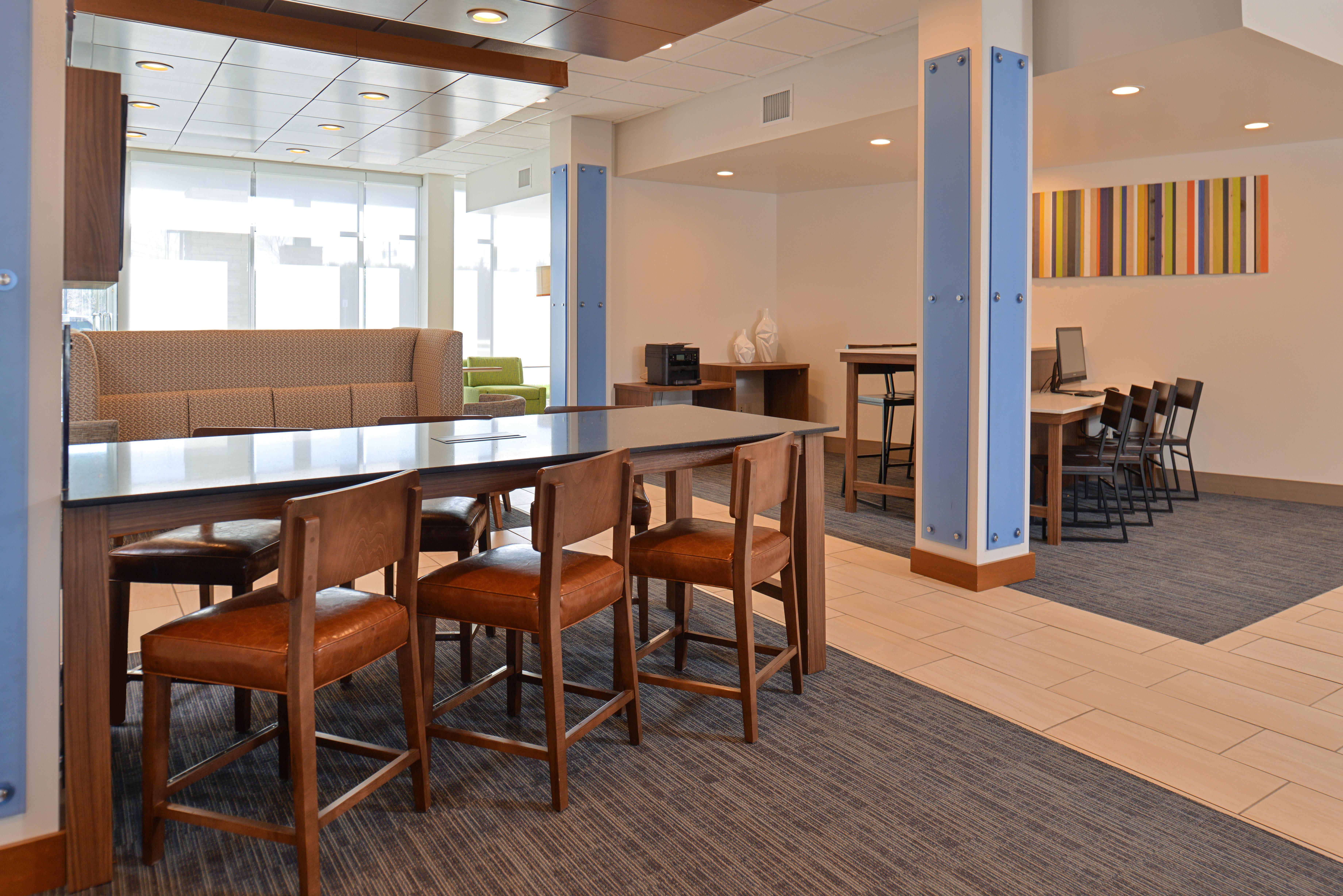 Holiday Inn Express & Suites Farmington Hills - Detroit By Ihg Dış mekan fotoğraf