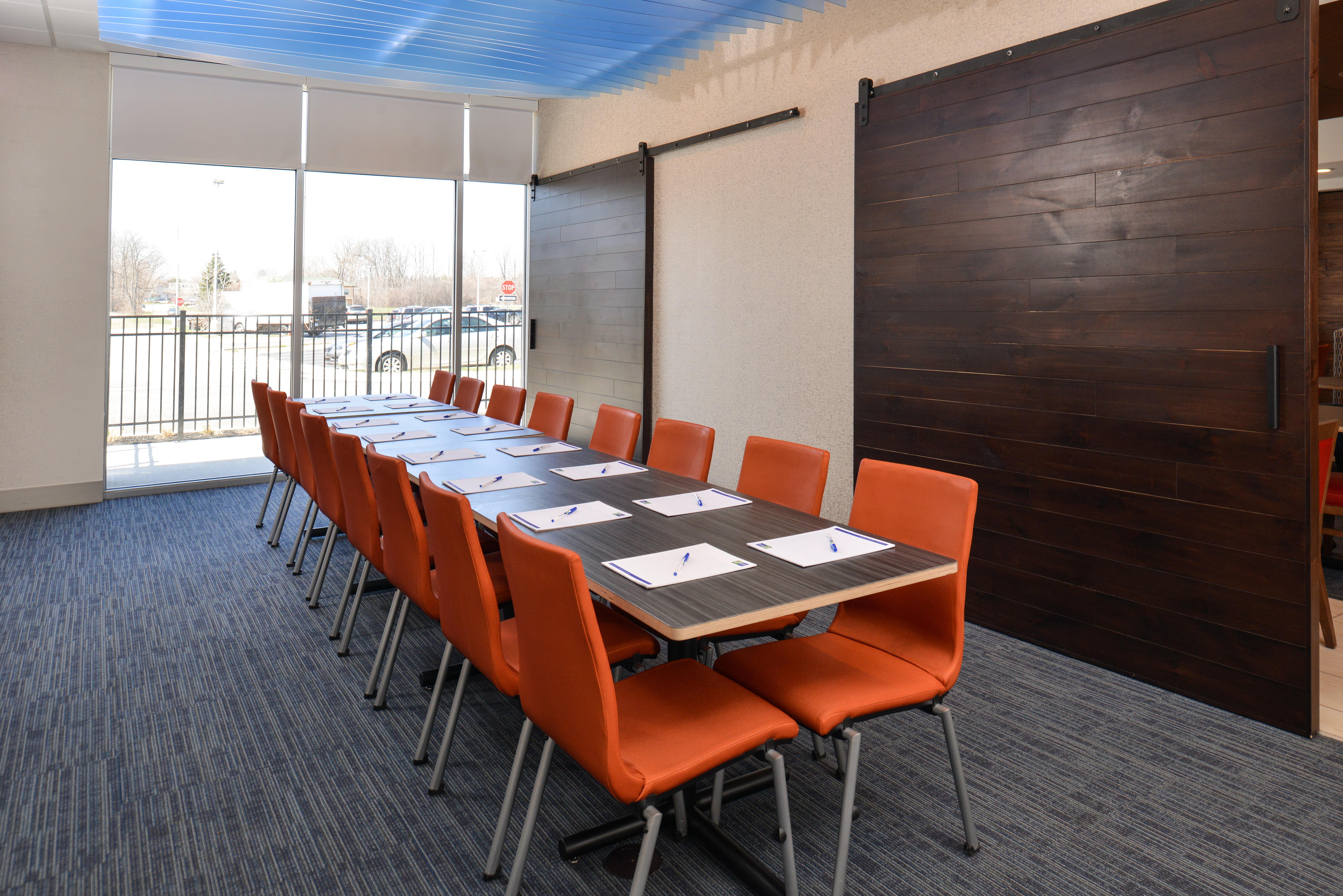 Holiday Inn Express & Suites Farmington Hills - Detroit By Ihg Dış mekan fotoğraf