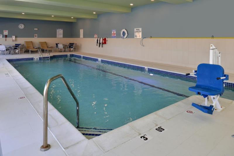 Holiday Inn Express & Suites Farmington Hills - Detroit By Ihg Dış mekan fotoğraf